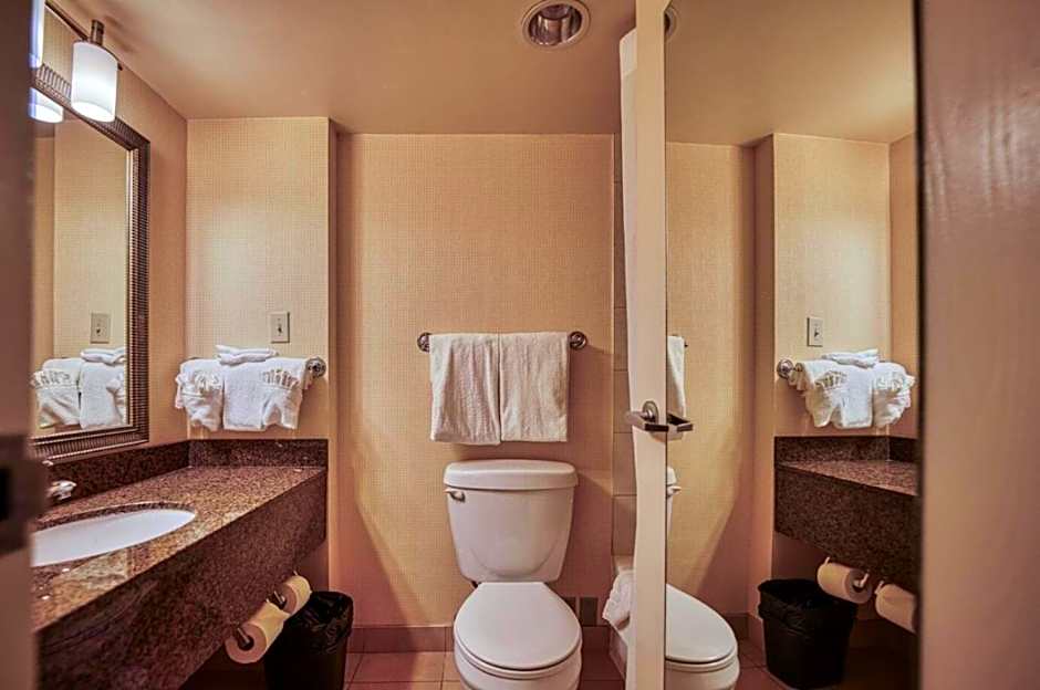 Amenida Residences, Calgary