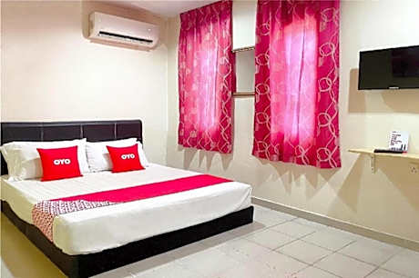 OYO 90324 Muar Station Hotel