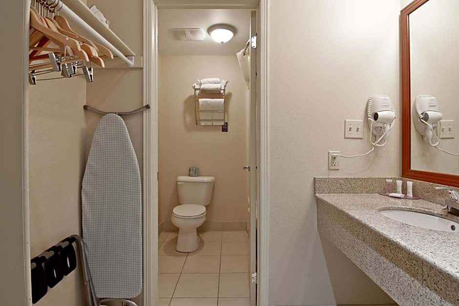 Travelodge by Wyndham Trenton