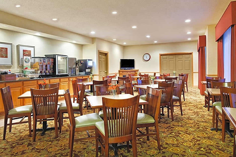 Country Inn & Suites by Radisson, Rock Falls, IL