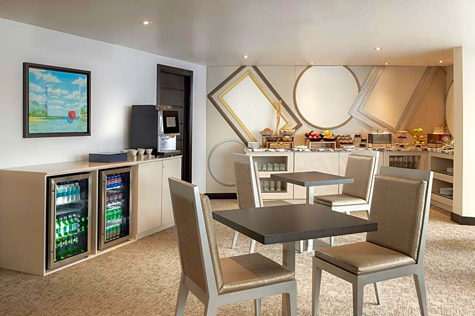 Renaissance Panama City Hotel