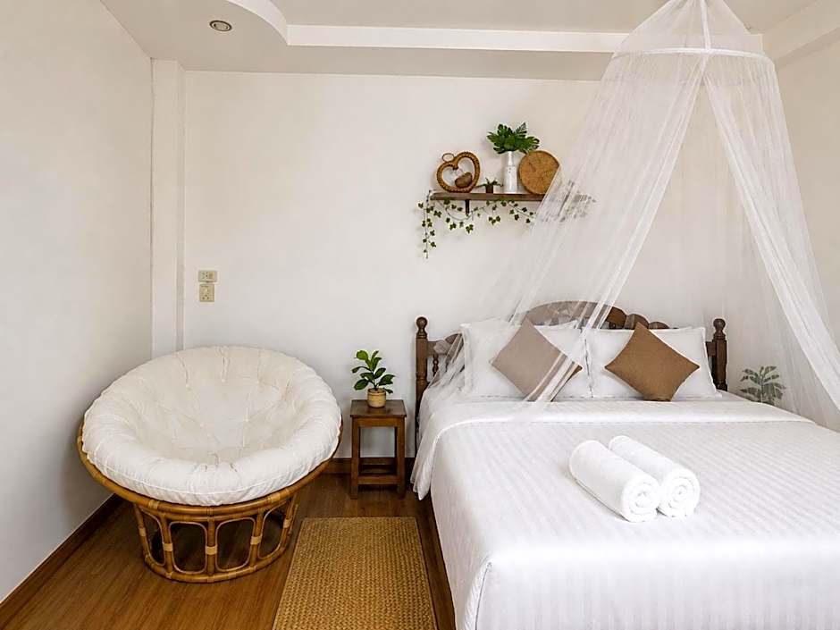 Secret Place Hotel and Restaurant
