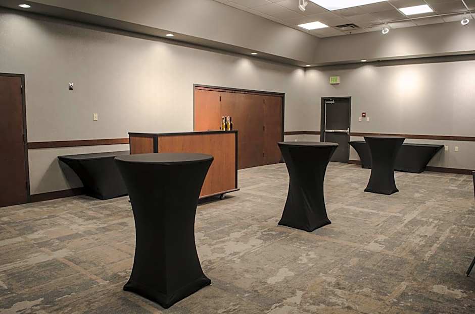 Holiday Inn Fargo By IHG