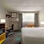 Days Hotel by Wyndham Allentown Airport / Lehigh Valley