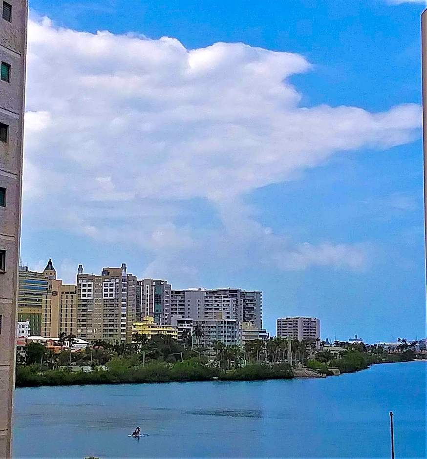 El Canario by the Lagoon