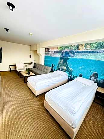 Premium Quadruple Room