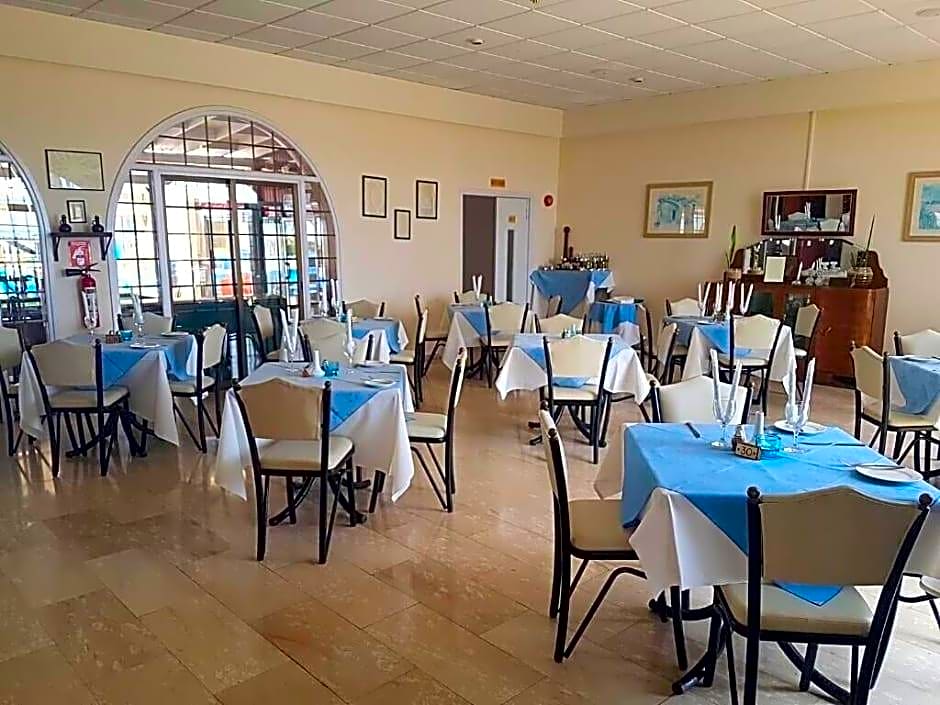 Cosmelenia Hotel & Apartments