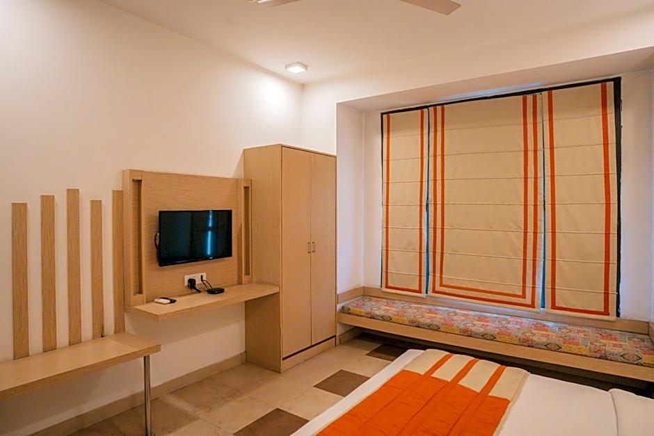 Ahuja Residency Parklane