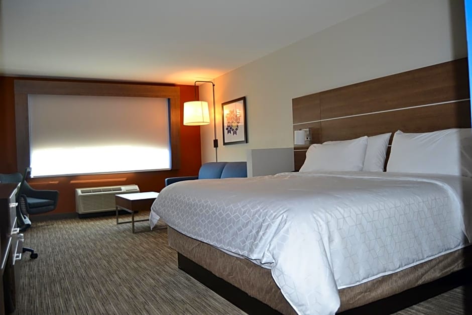 Holiday Inn Express & Suites Goodlettsville N Nashville