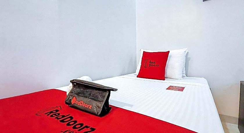 RedDoorz near Notre Dame of Dadiangas University