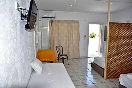 Triple Room with Terrace