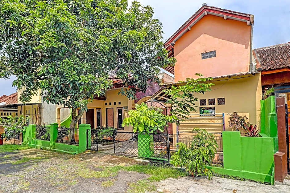 OYO Life 91478 Wisma Aura Syariah