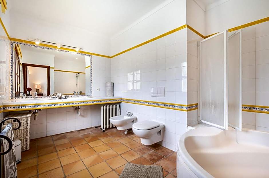 Wonderful 5 Bed Villa With Private