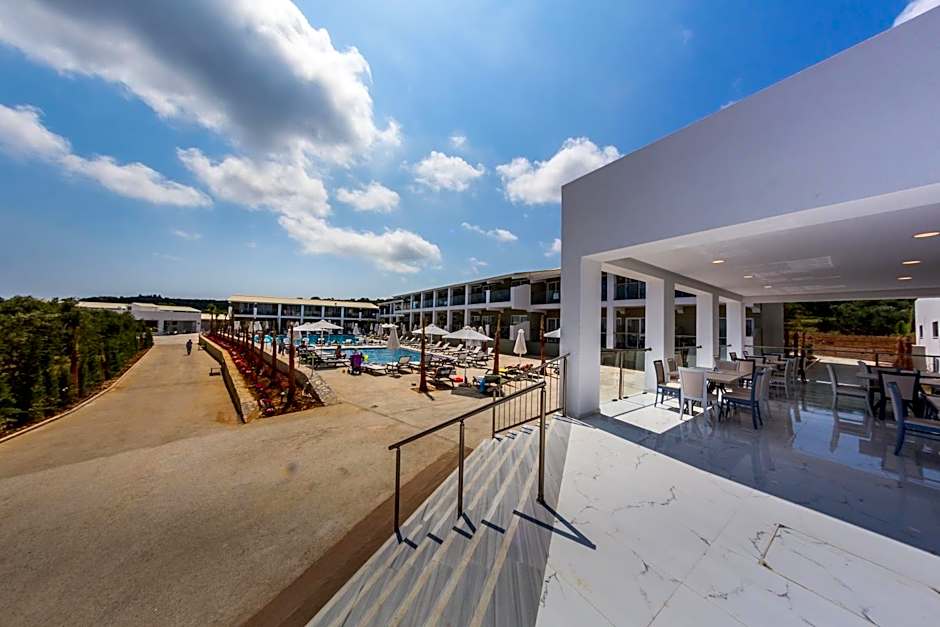 Caretta Paradise Resort & WaterPark