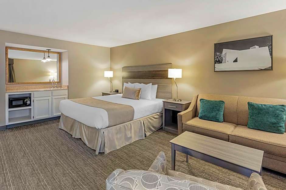 Best Western Plus Executive Inn