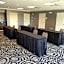 Holiday Inn Express & Suites Greenfield By IHG
