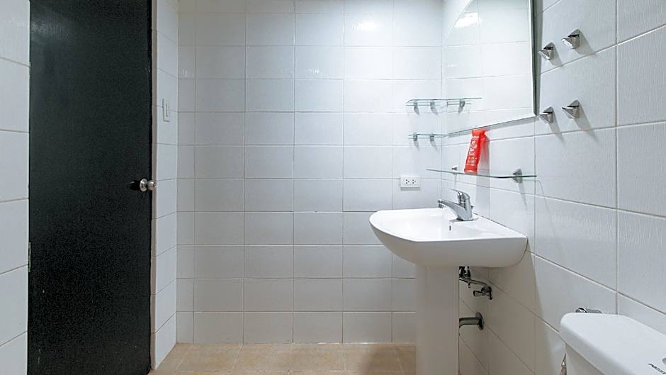 RedDoorz @ Gaea's Apartment Panglao