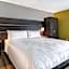 Holiday Inn Express & Suites Allentown-Dorney Park Area By IHG