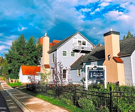 Fireside Inn & Hostel