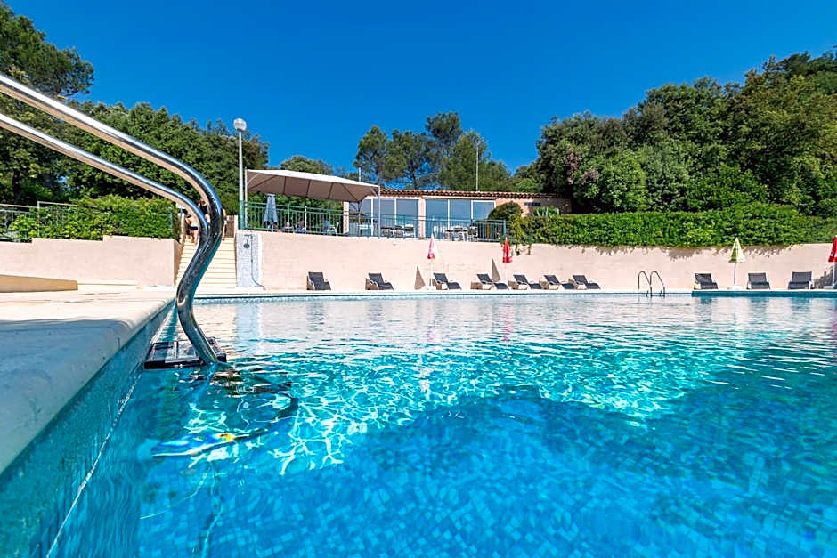 Les Arbousiers Village Hôtel Provençal