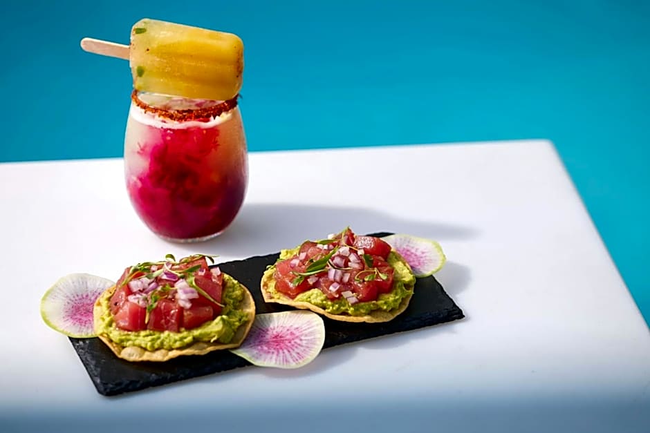 Renaissance Los Angeles Airport Hotel