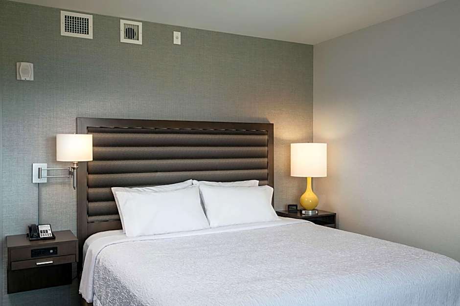 Hampton Inn & Suites by Hilton Seattle/Northgate
