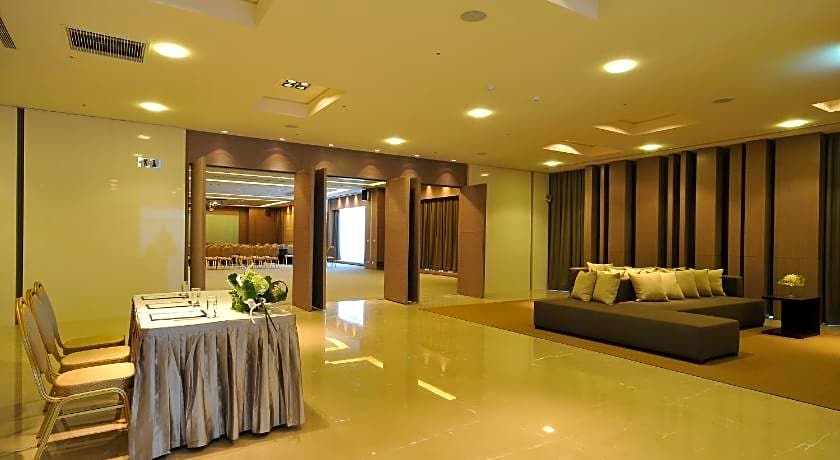 Academy Hotel