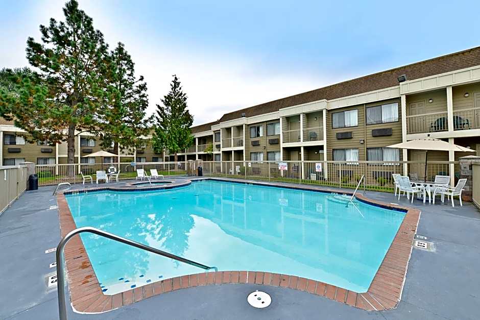 Ramada by Wyndham Kent Seattle Area