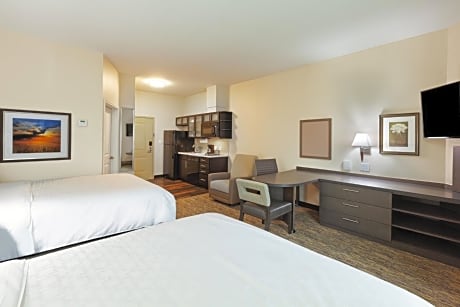Studio Suite with Two Queen Beds and Hearing Mobility Accessible Tub