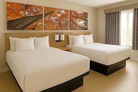 Queen Room with Two Queen Beds - Non-Smoking