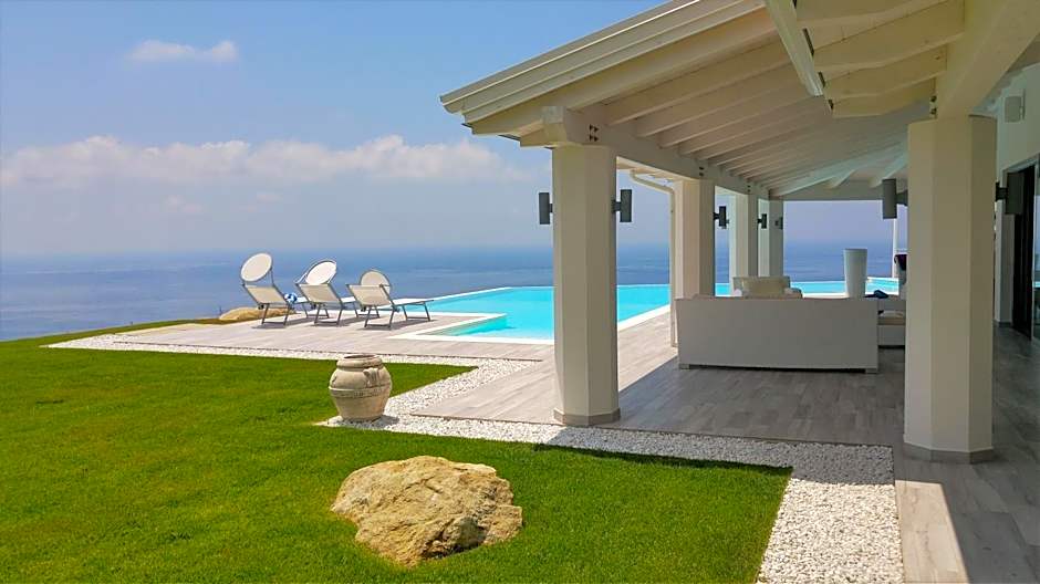 White Club Residence