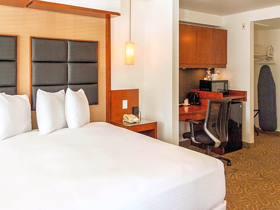 Hotel Penticton, Ascend Hotel Collection