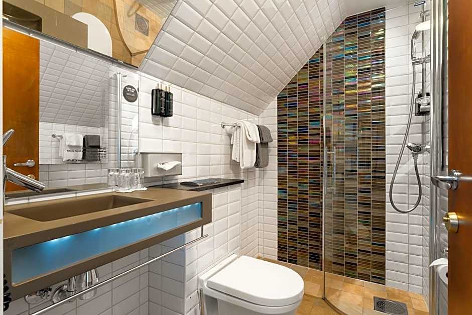 Clarion Hotel Admiral