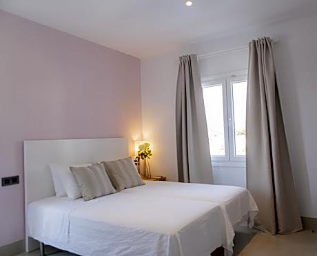 Deluxe Twin Room with Sea View