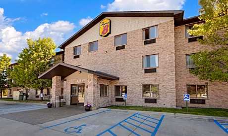 Super 8 by Wyndham Mt. Pleasant