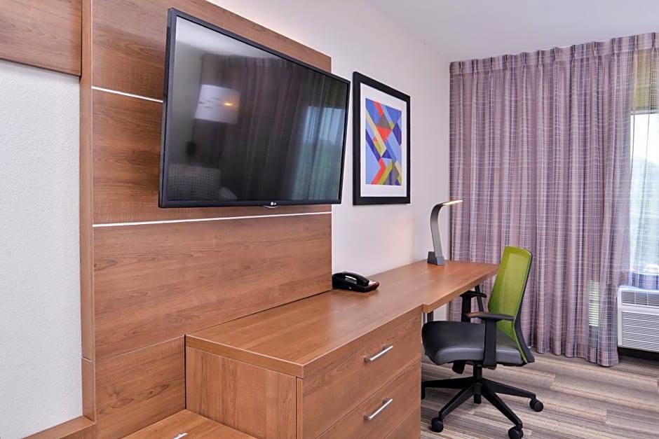 Holiday Inn Express Hotel & Suites Elgin By IHG