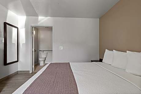 Queen Room - Disability Access