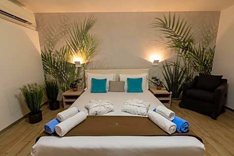 Two-Bedroom Apartment - Split Level