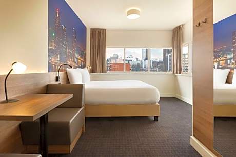 Rotterdam Teleport Hotel