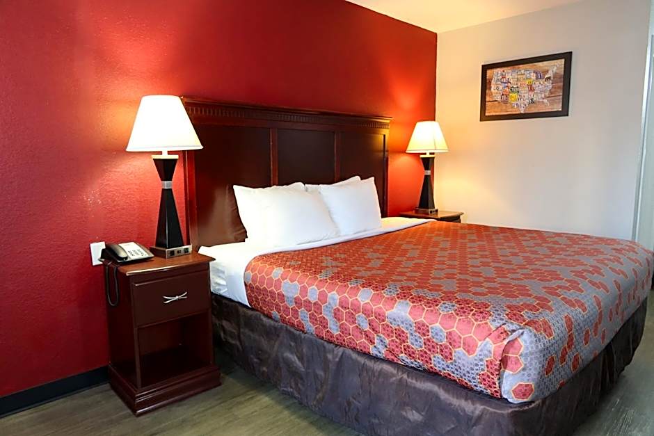 Photo 1 of 5 of 1 King Bed, Nonsmoking