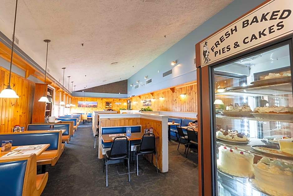 Fireside Inn & Suites Waterville