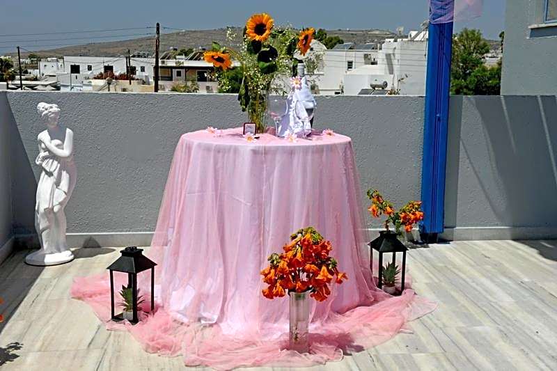 Lunar Santorini Hotel