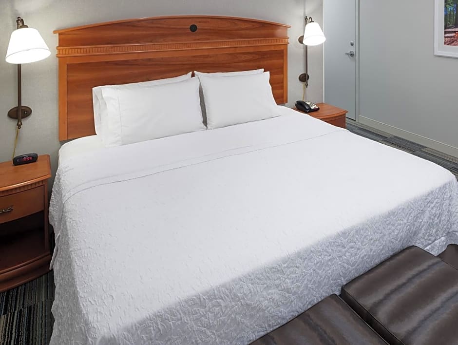 Photo 1 of 5 of 1 King Bed, Mobility Accessible, Bathtub