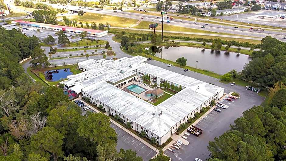 Cottonwood Suites Savannah Hotel & Conference Center