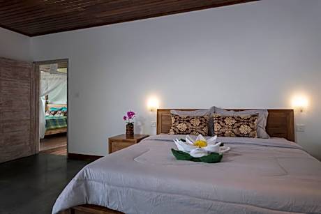 One-Bedroom Green Hill View