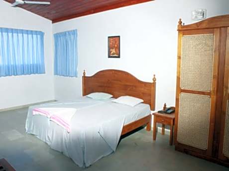 Roy Villa Beach Hotel