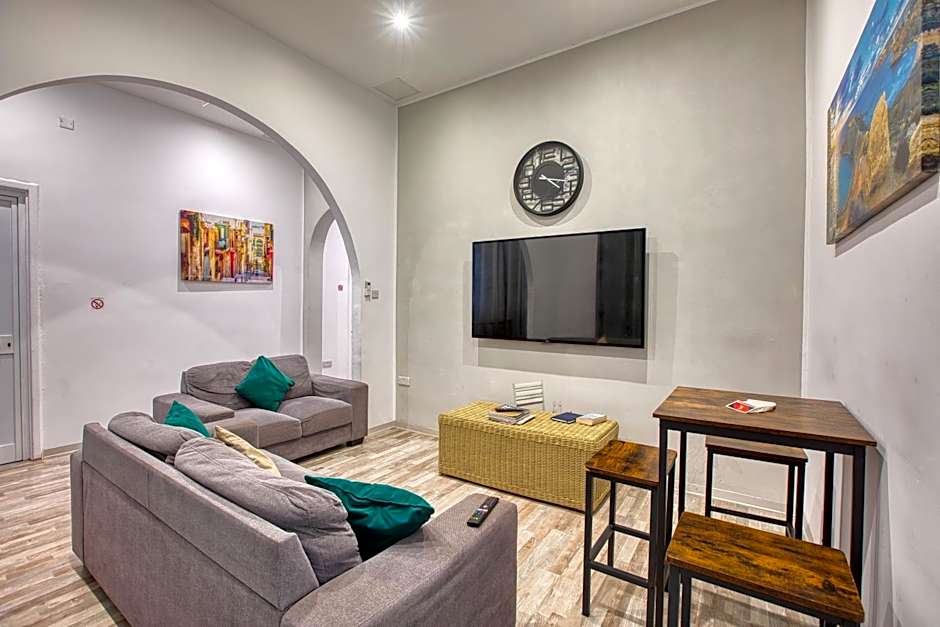 Bookarest Hostel Malta