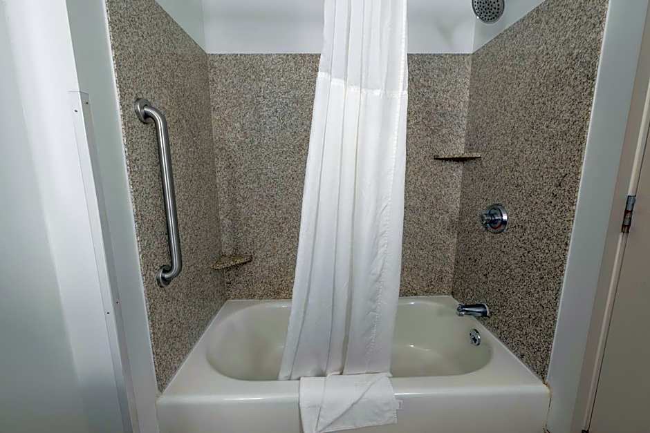 Country Inn & Suites by Radisson, Lake George (Queensbury), NY