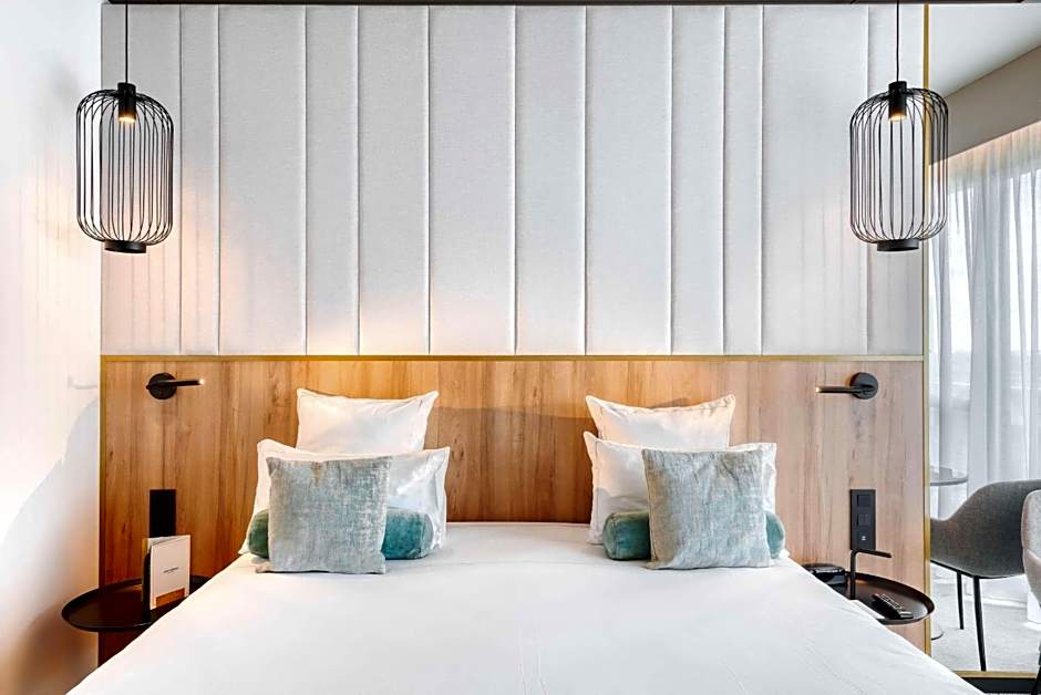 GOLDEN TULIP LYON OUEST TECHLID Hotel & Spa