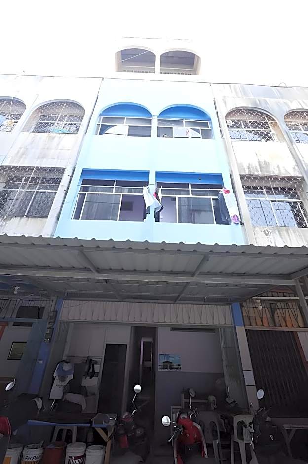 SPOT ON 93276 Fendi 2 Homestay SyariahNearPelabuhan Feri Batam Centre